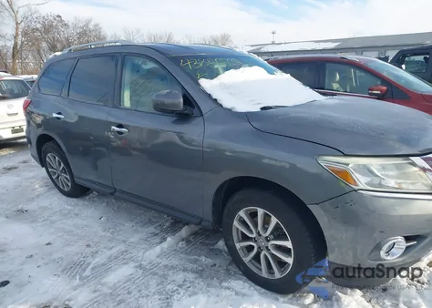 2015 Nissan Pathfinder Platinum/S/Sl/Sv z USA, uszkodzony, nr VIN 5N1AR2MM7FC635870